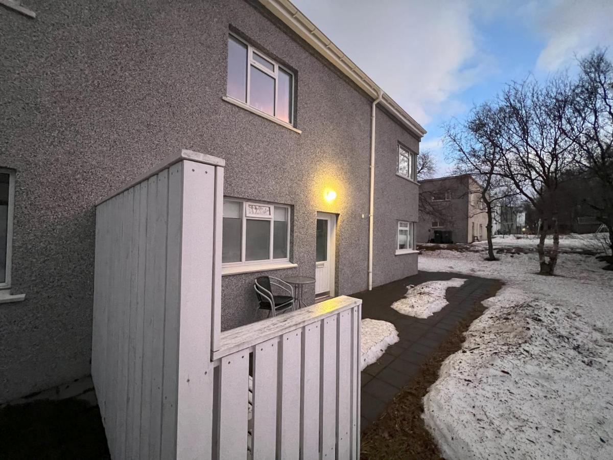 Guesthouse Akureyri - Apartments Near Down Town Exterior photo