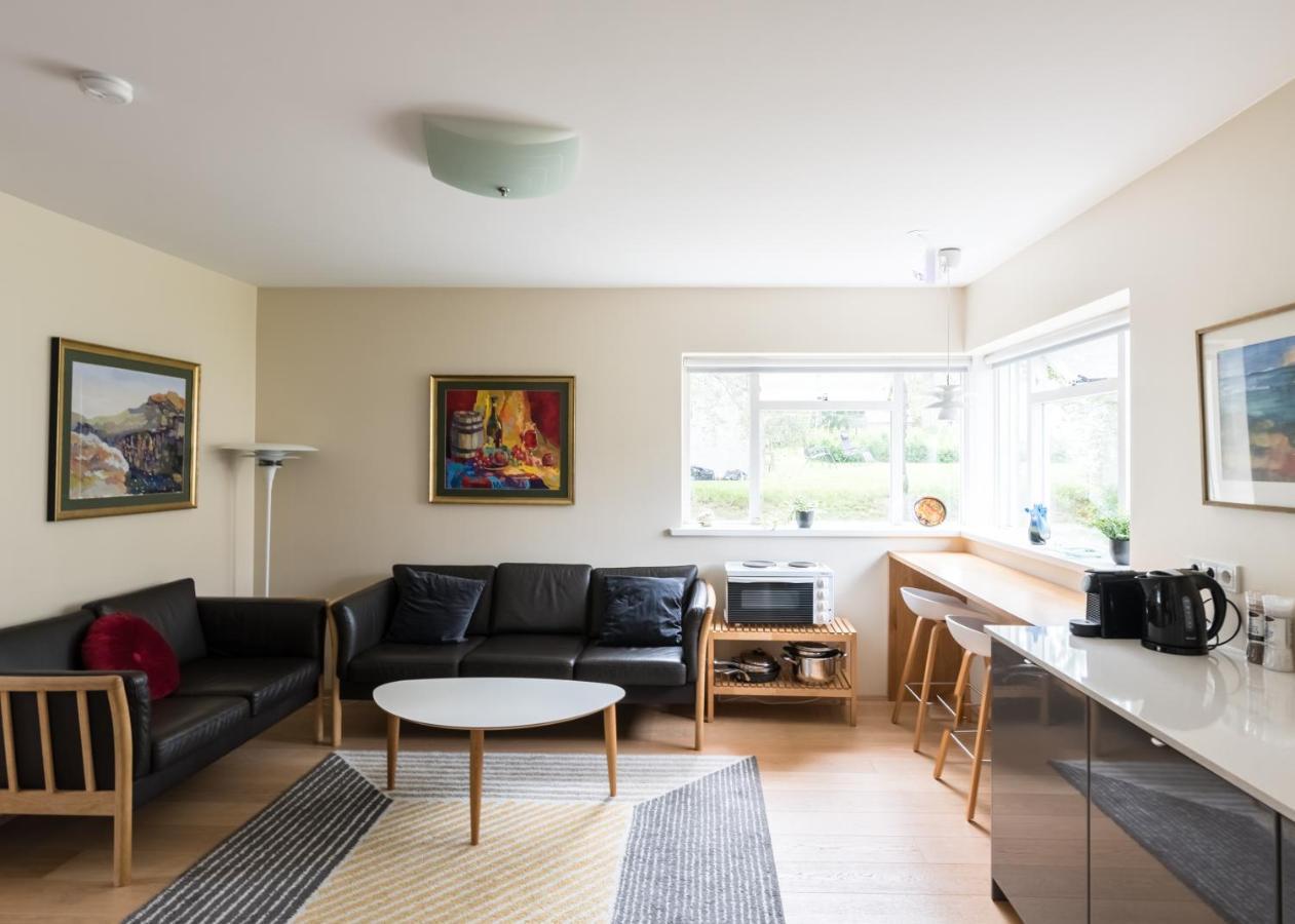 Guesthouse Akureyri - Apartments Near Down Town Exterior photo