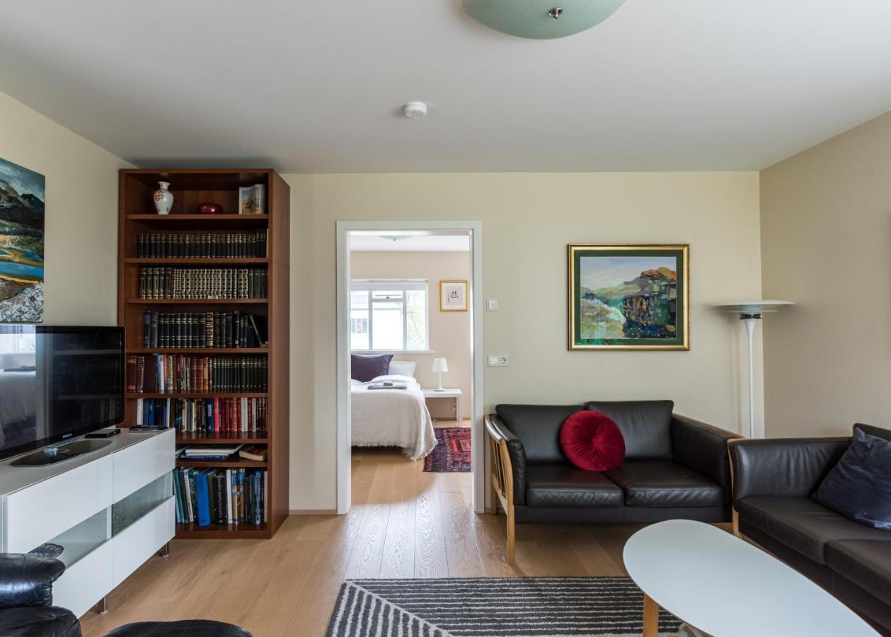 Guesthouse Akureyri - Apartments Near Down Town Exterior photo