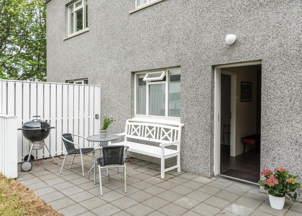 Guesthouse Akureyri - Apartments Near Down Town Exterior photo